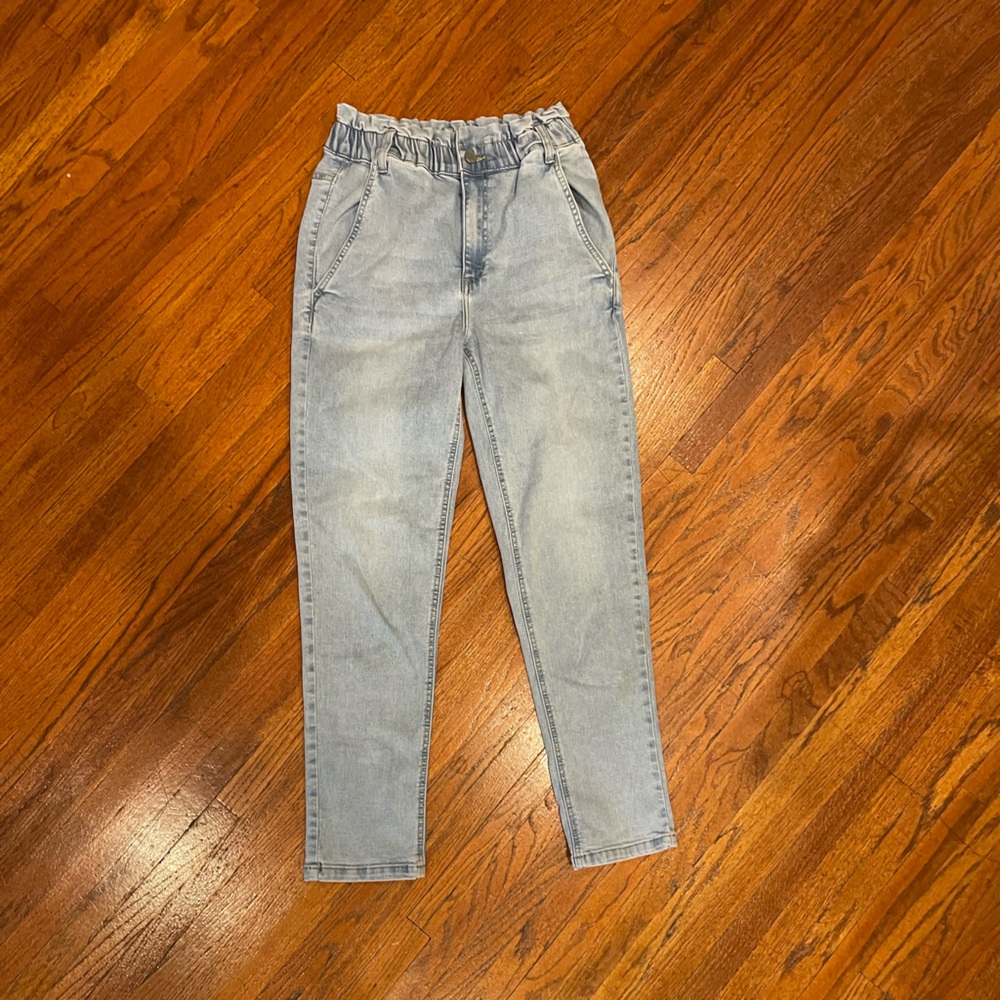 Simple society light wash, ruched mom jeans